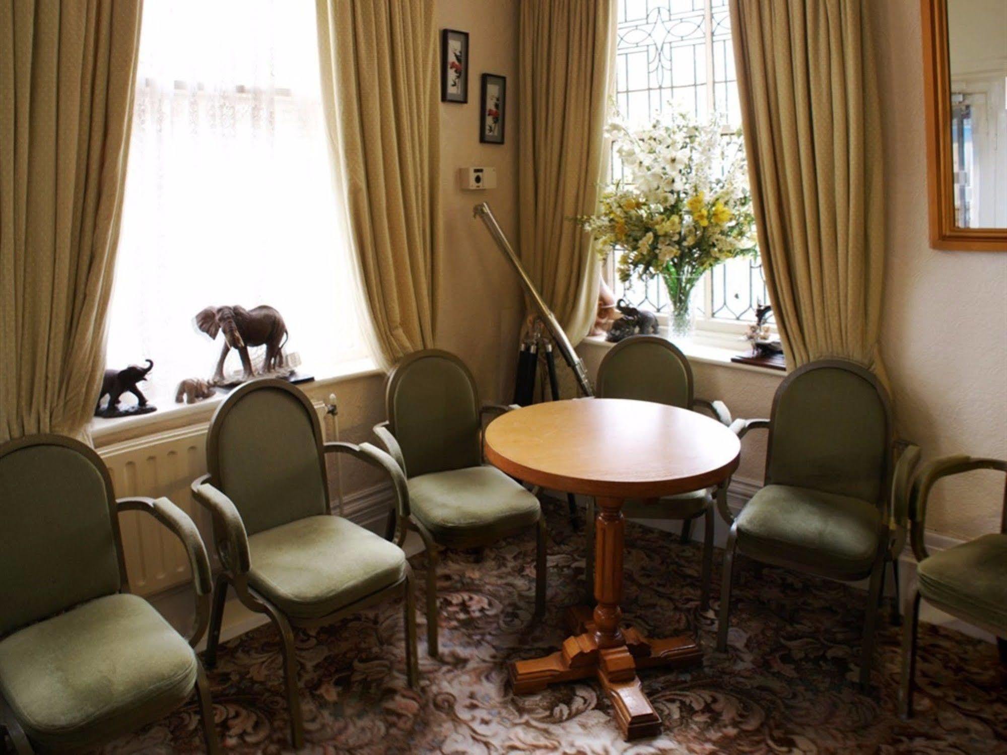 Отель The Highfield Private 2*